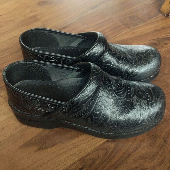 Dansko Professional tooled black clog - Picture 4 of 13